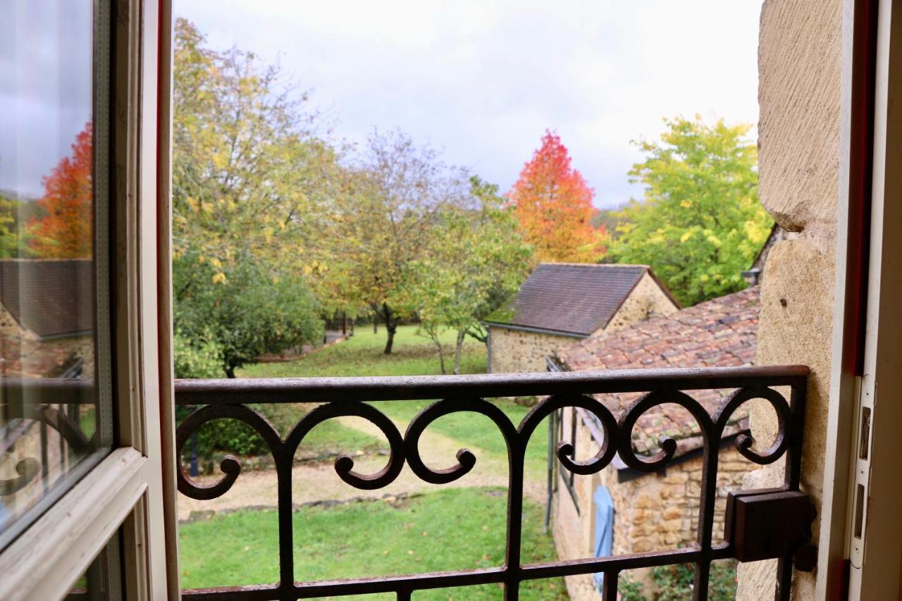 Les Perroutis Villa Saint-Alvere Exterior photo