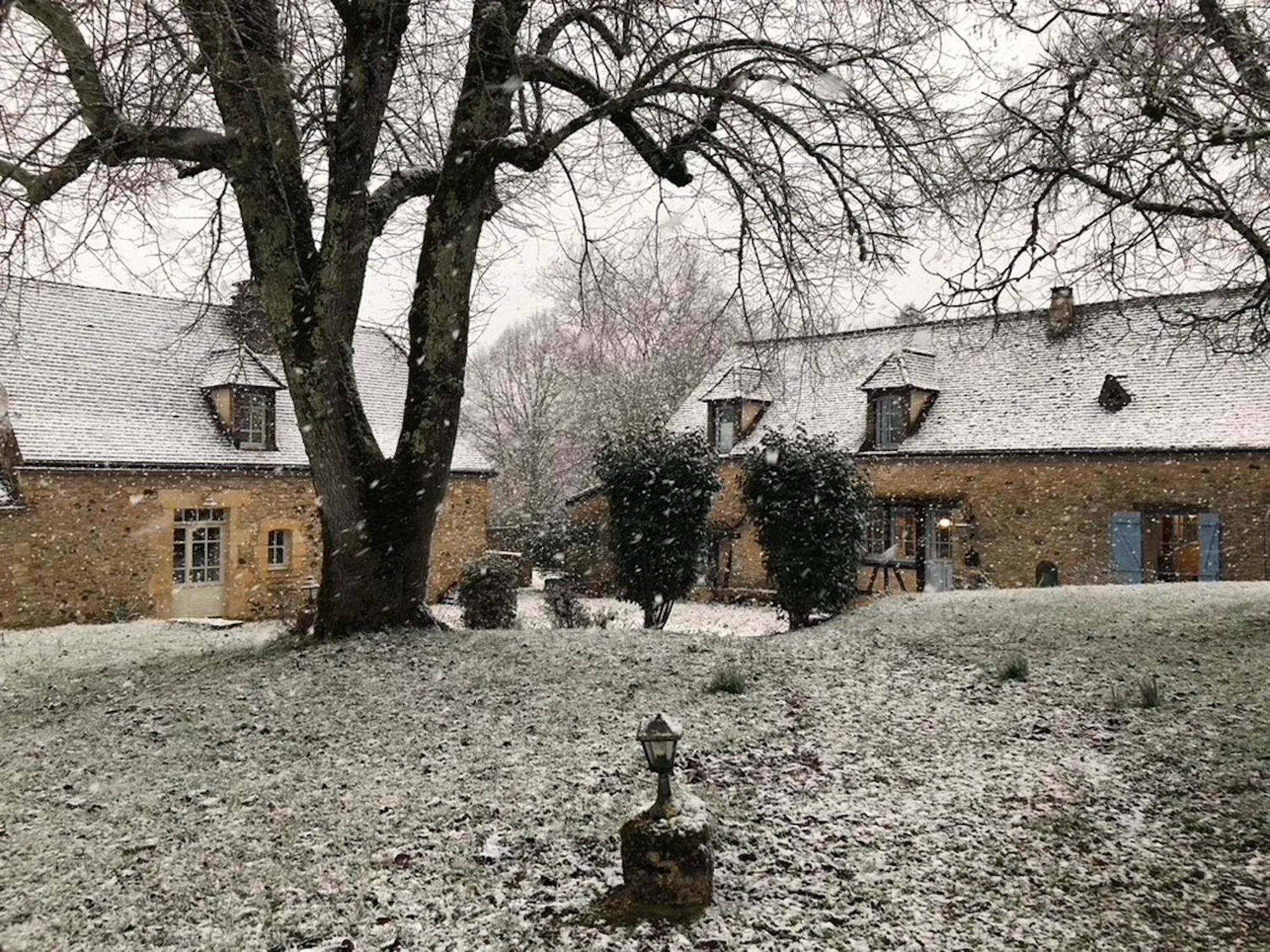 Les Perroutis Villa Saint-Alvere Exterior photo